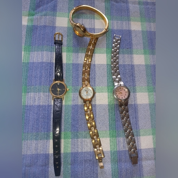 Lot of ladies wrist, bracelet watches (4) 1 of 1 posting - Picture 1 of 13